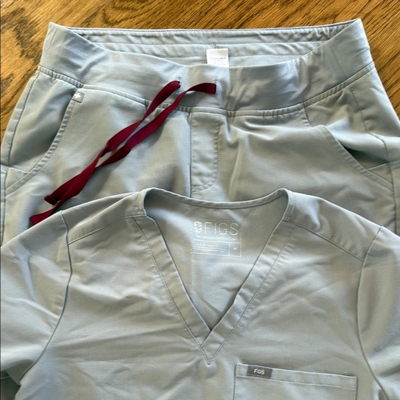 Figs Gray Scrub Set - Picture 10 of 15